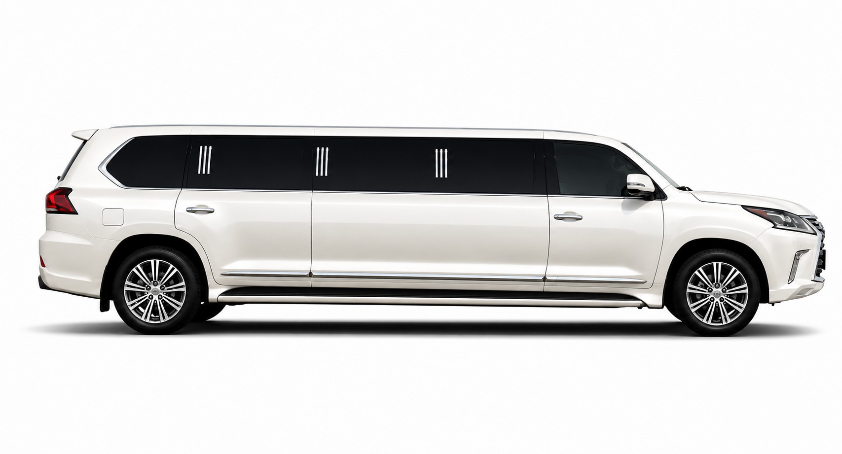 Lexus 570 Stretch Limousine for Dominican Republic tours and transfers