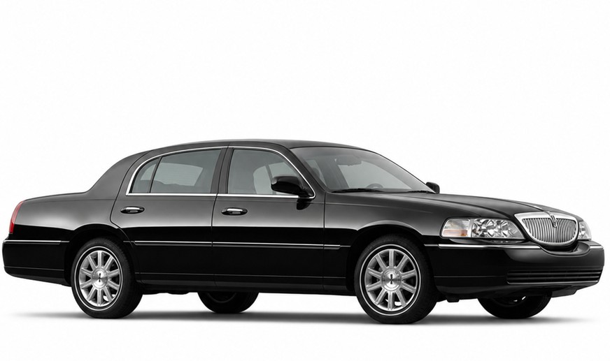 Classic Lincoln Town Car for Dominican Republic tours and transfers